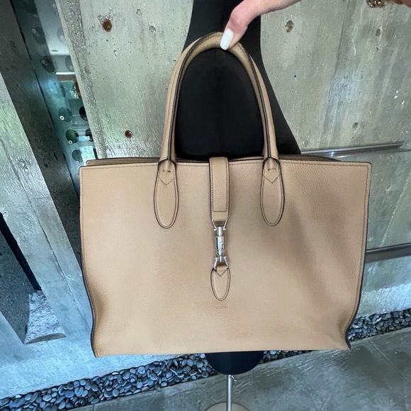 Gucci Jackie Pebbled Large Leather Tote - Picture 15 of 16